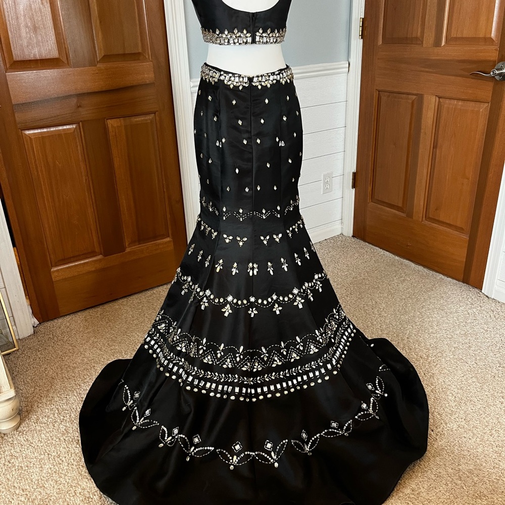 Rachel Allen 2-pc Black Stunning Prom Dress size 6 - Picture 9 of 9